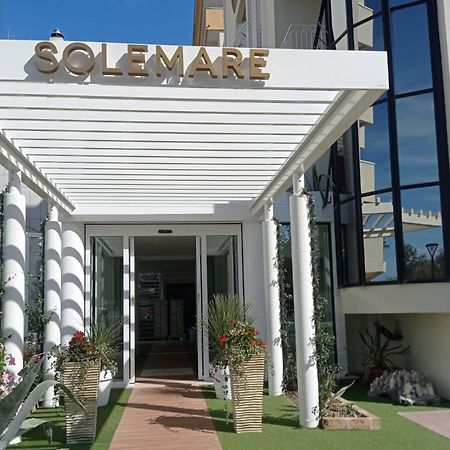 Solemare Hotel E Residence Misano Adriatico Exteriör bild