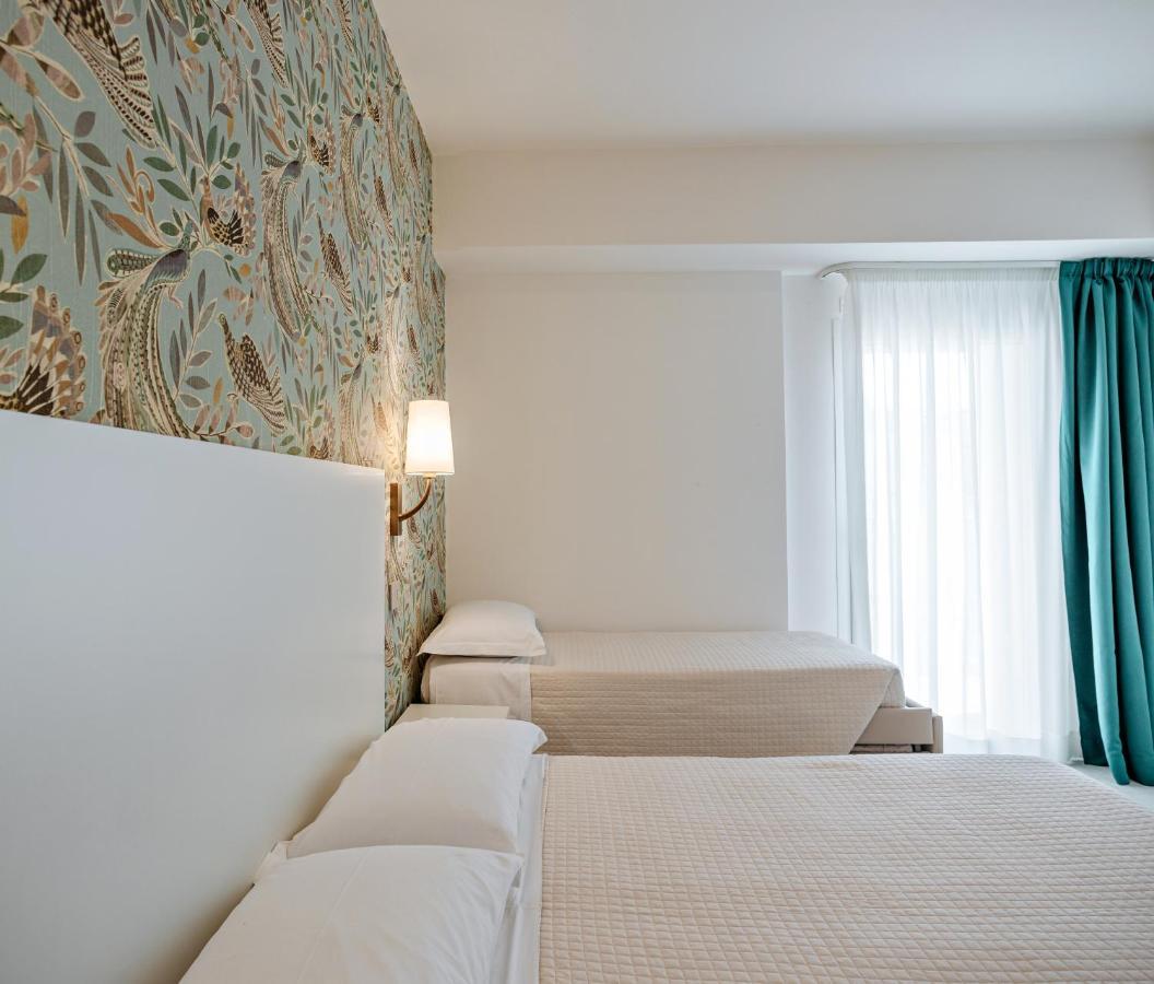 Solemare Hotel E Residence Misano Adriatico Exteriör bild