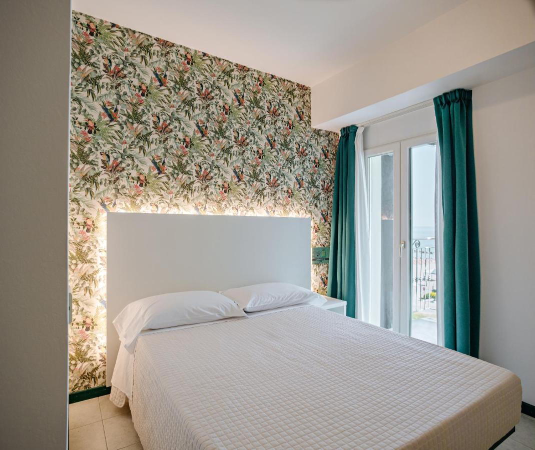 Solemare Hotel E Residence Misano Adriatico Exteriör bild