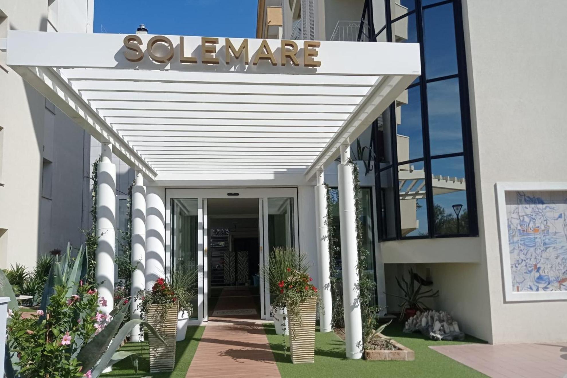 Solemare Hotel E Residence Misano Adriatico Exteriör bild