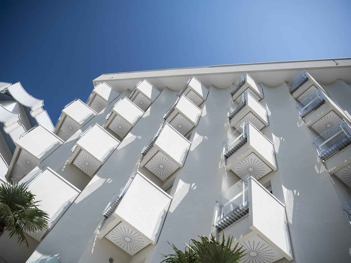 Solemare Hotel E Residence Misano Adriatico Exteriör bild